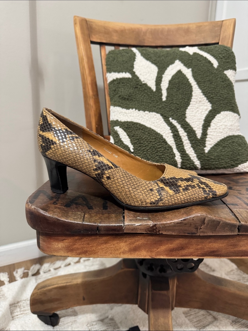 Lauren Ralph Lauren Snakeskin Print Leather Pumps 9.5 Vintage 3” Heel - Picture 4 of 9